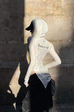 Rase le sol Printed Fitted Hoodie with Slit Hem