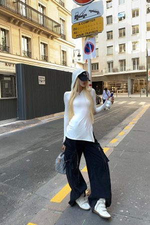 Rase le sol Printed Fitted Hoodie with Slit Hem