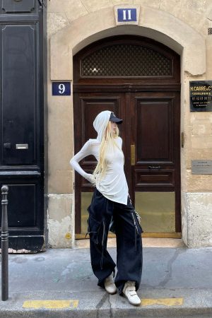 Rase le sol Printed Fitted Hoodie with Slit Hem