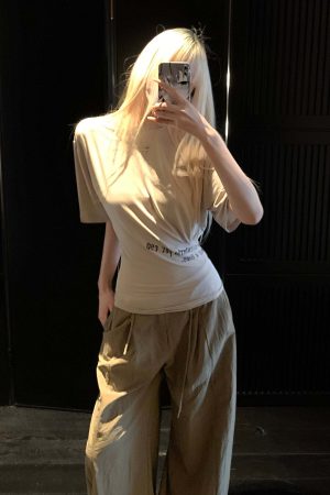 Rase le sol Ruched Waist Gothic Text Fitted T-Shirt