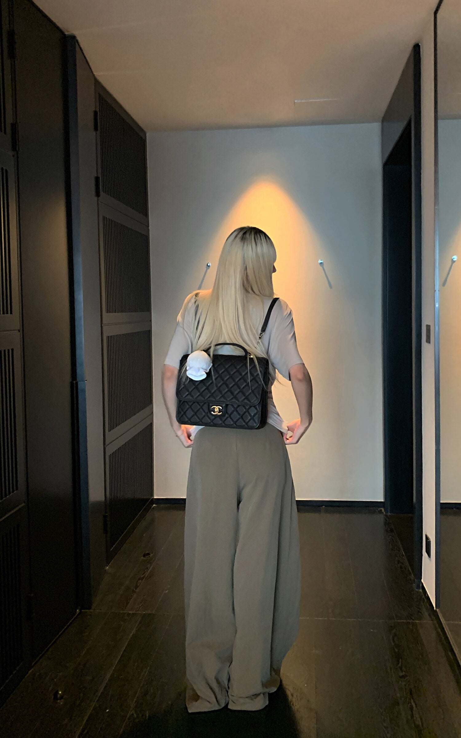 Rase le sol Ruched Waist Gothic Text Fitted T-Shirt Rase le sol Ruched Waist Gothic Text Fitted T-Shirt