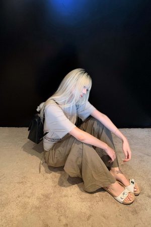 Rase le sol Ruched Waist Gothic Text Fitted T-Shirt