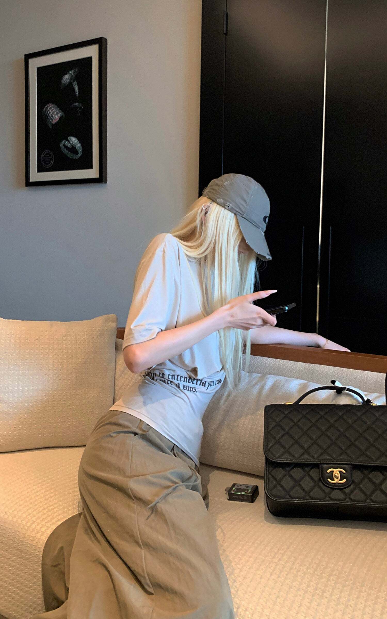 Rase le sol Ruched Waist Gothic Text Fitted T-Shirt Rase le sol Ruched Waist Gothic Text Fitted T-Shirt