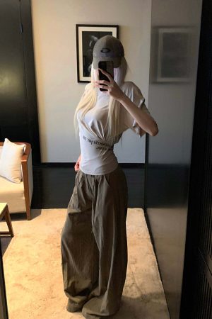 Rase le sol Ruched Waist Gothic Text Fitted T-Shirt