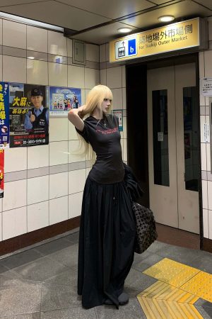 Rase le sol Spanish Quote Tee with Open Back Cutout