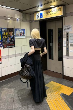 Rase le sol Spanish Quote Tee with Open Back Cutout