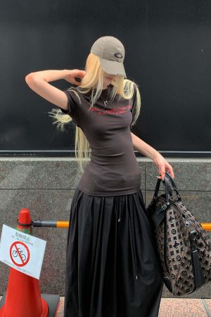 Rase le sol Spanish Quote Tee with Open Back Cutout