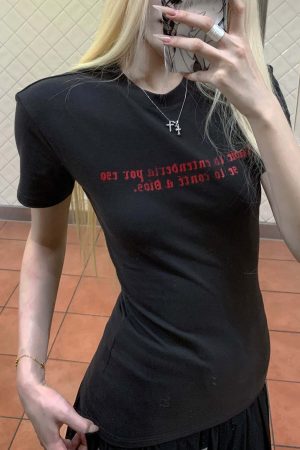 Rase le sol Spanish Quote Tee with Open Back Cutout