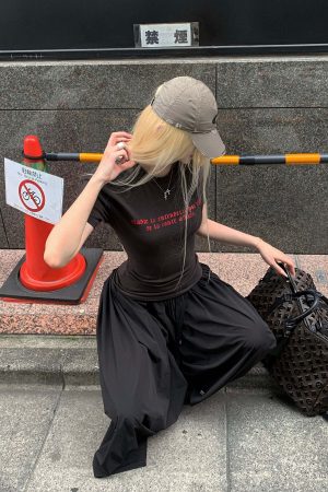 Rase le sol Spanish Quote Tee with Open Back Cutout