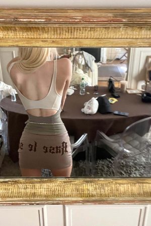 Rase le sol Structured Waist Tank Dual Paneled Silhouette