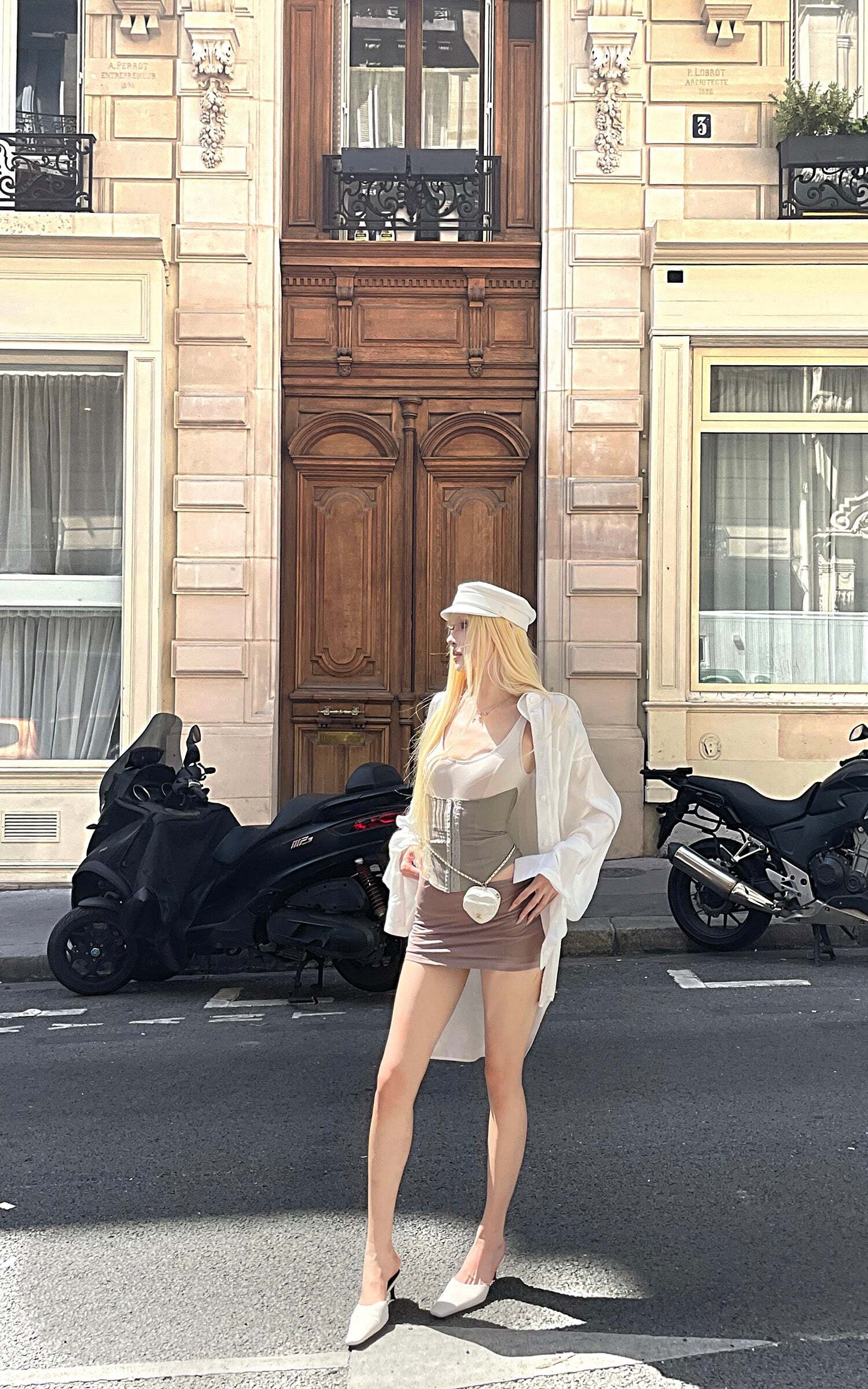 Rase le sol Structured Waist Tank Dual Paneled Silhouette Rase le sol Structured Waist Tank Dual Paneled Silhouette