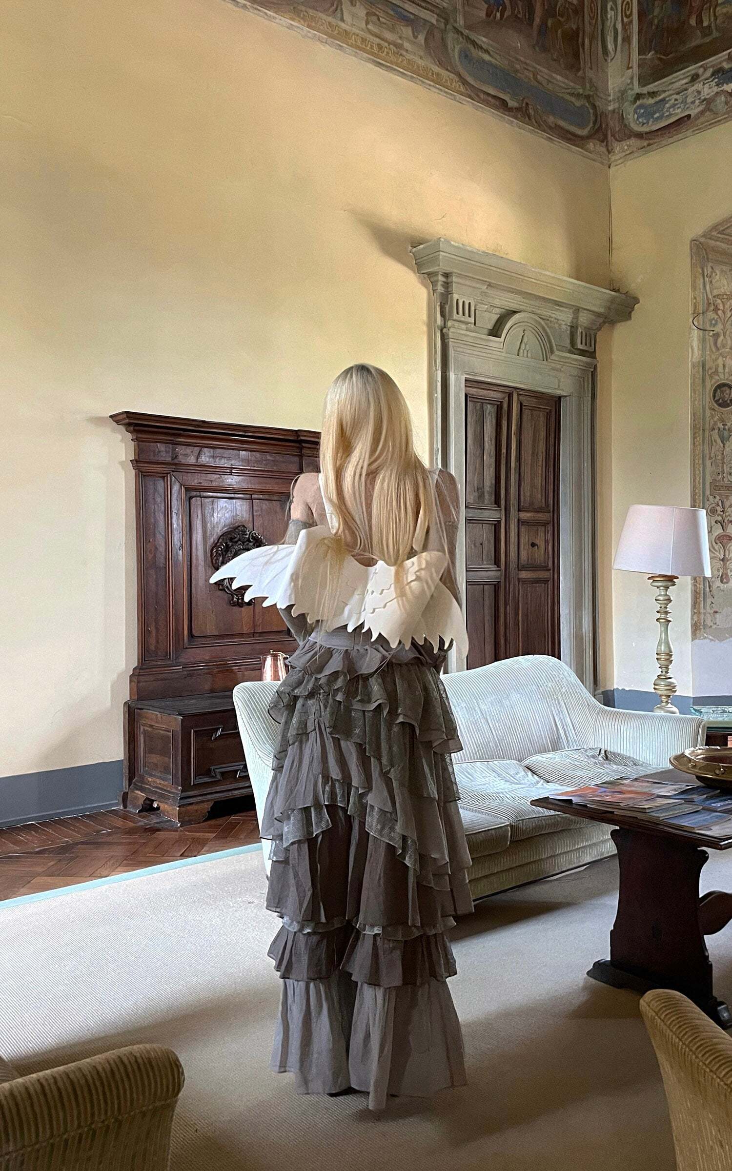 Rase le sol Tiered Lace-Panel Bustier Dress with Sheer Gloves Rase le sol Tiered Lace-Panel Bustier Dress with Sheer Gloves