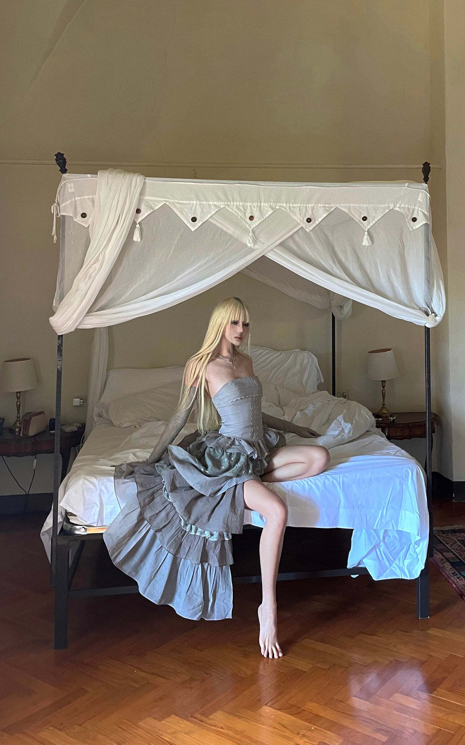 Rase le sol Tiered Lace-Panel Bustier Dress with Sheer Gloves Rase le sol Tiered Lace-Panel Bustier Dress with Sheer Gloves