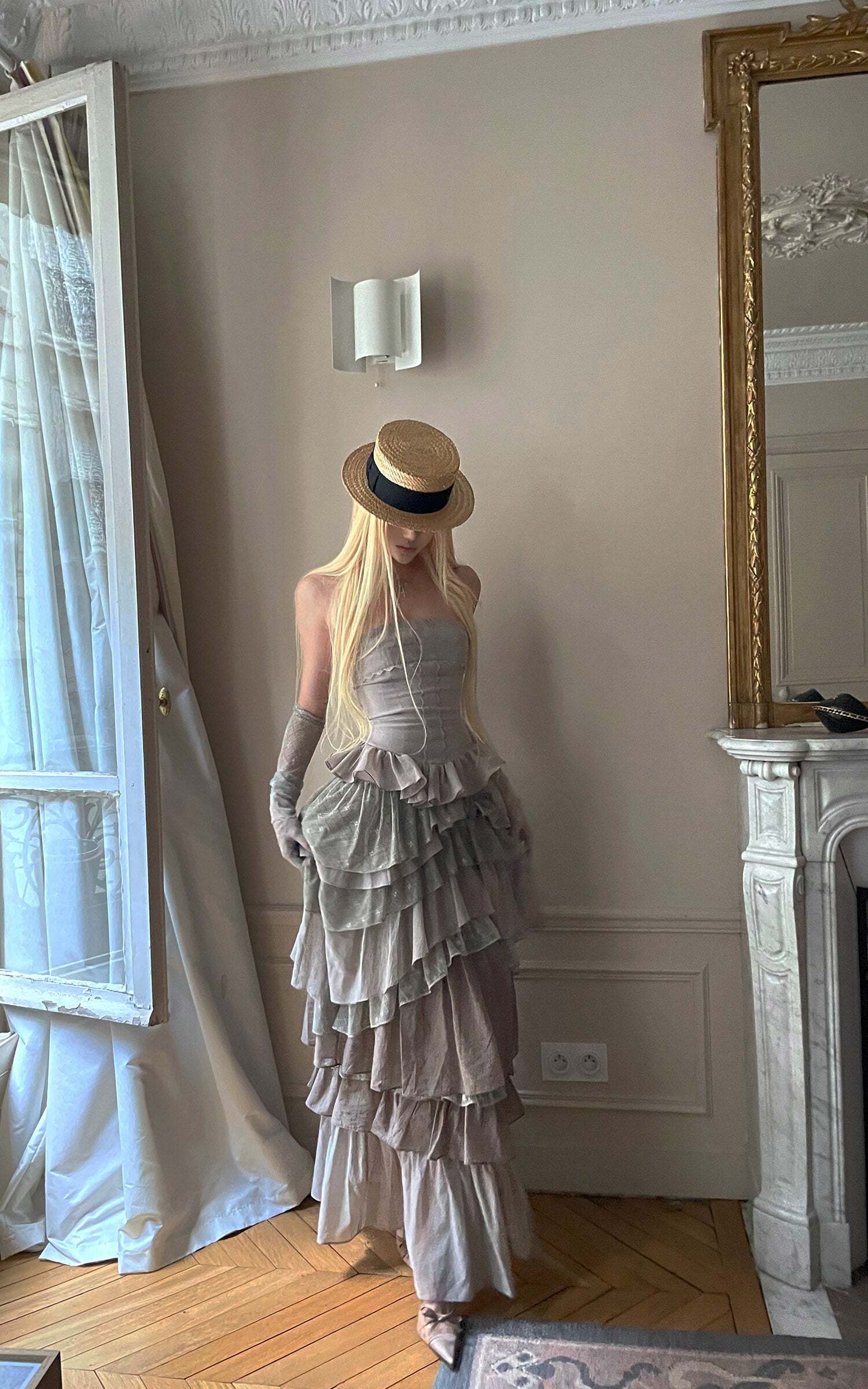 Rase le sol Tiered Lace-Panel Bustier Dress with Sheer Gloves Rase le sol Tiered Lace-Panel Bustier Dress with Sheer Gloves