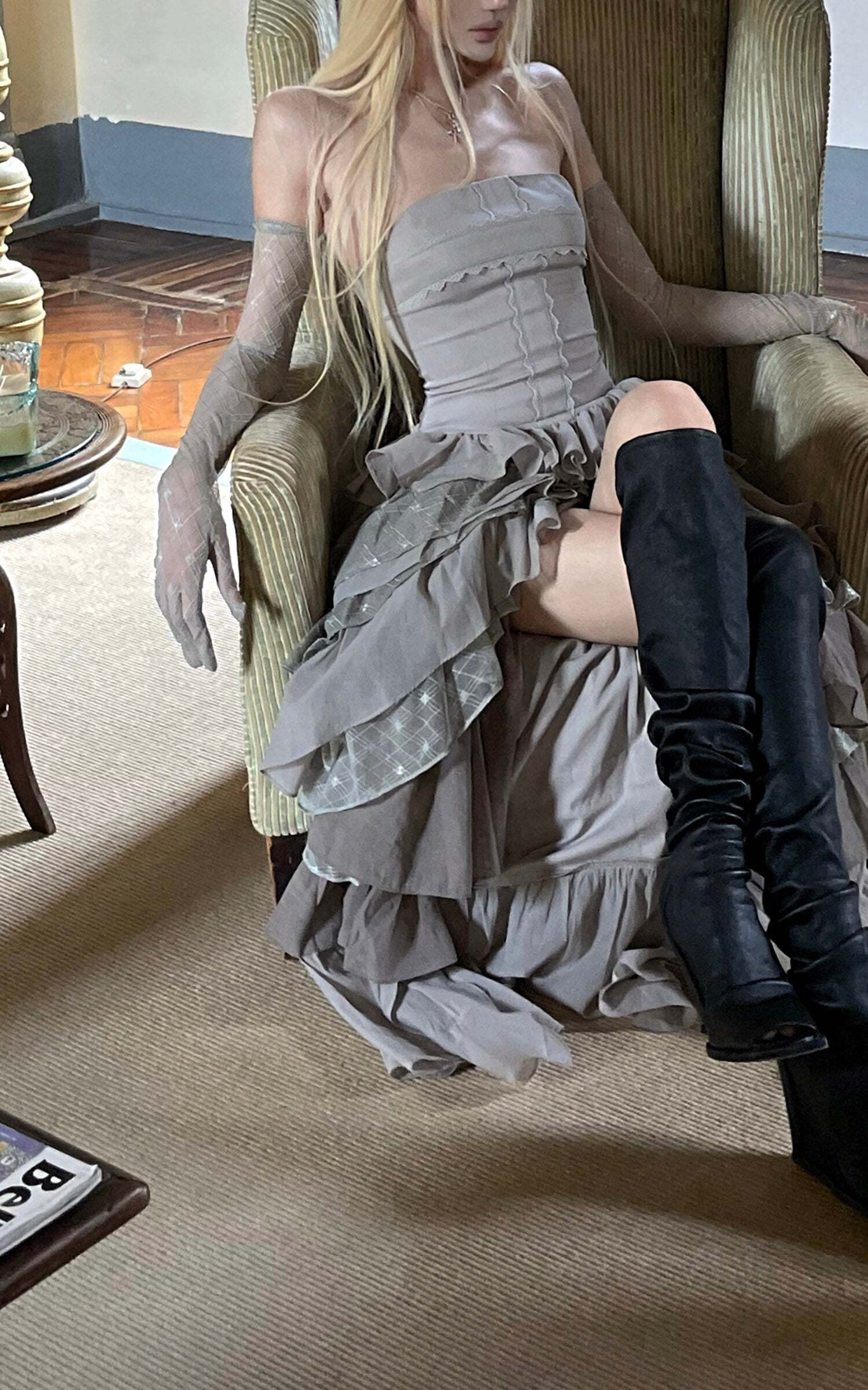 Rase le sol Tiered Lace-Panel Bustier Dress with Sheer Gloves Rase le sol Tiered Lace-Panel Bustier Dress with Sheer Gloves