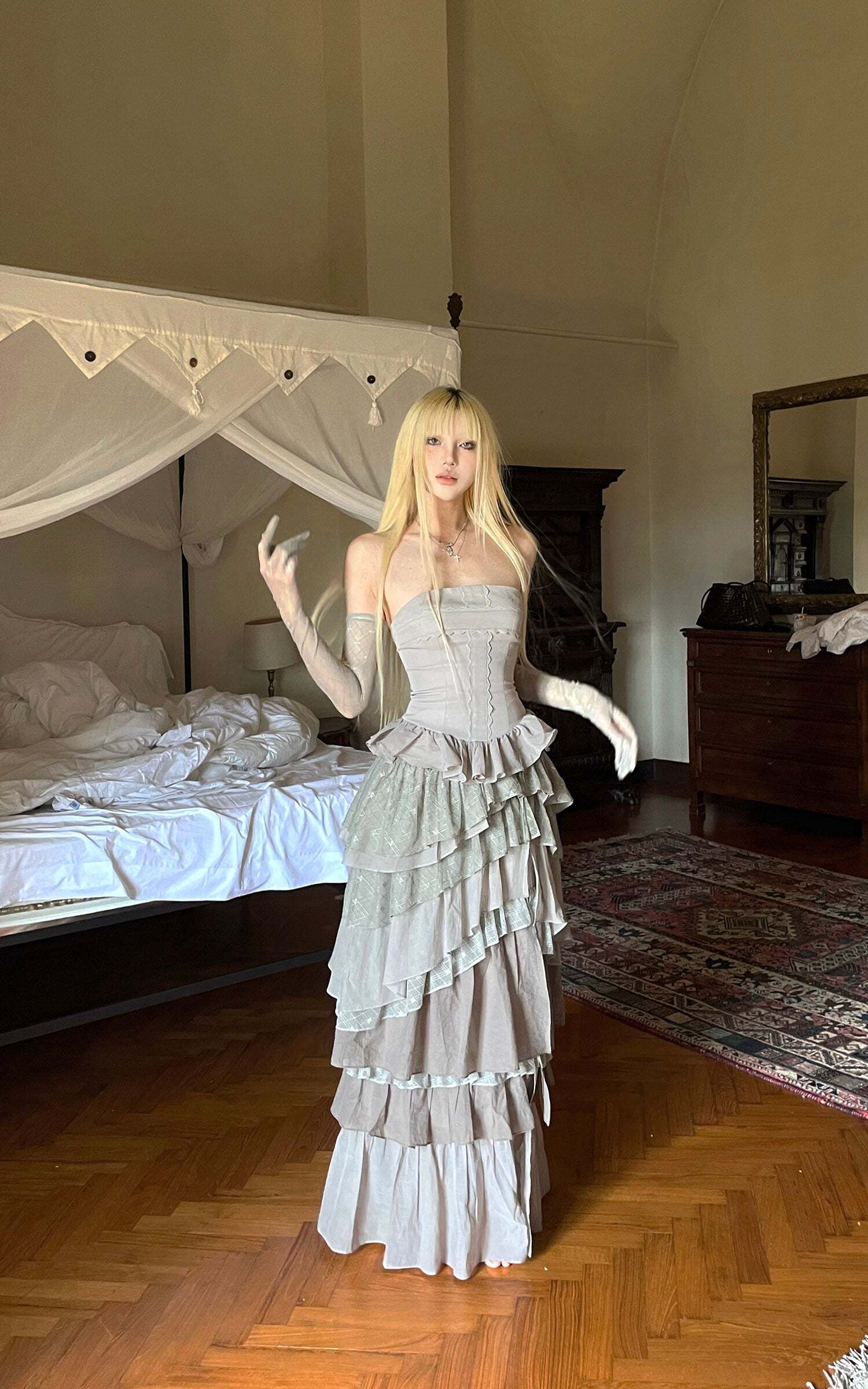 Rase le sol Tiered Lace-Panel Bustier Dress with Sheer Gloves Rase le sol Tiered Lace-Panel Bustier Dress with Sheer Gloves