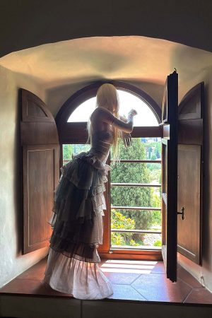 Rase le sol Tiered Lace-Panel Bustier Dress with Sheer Gloves