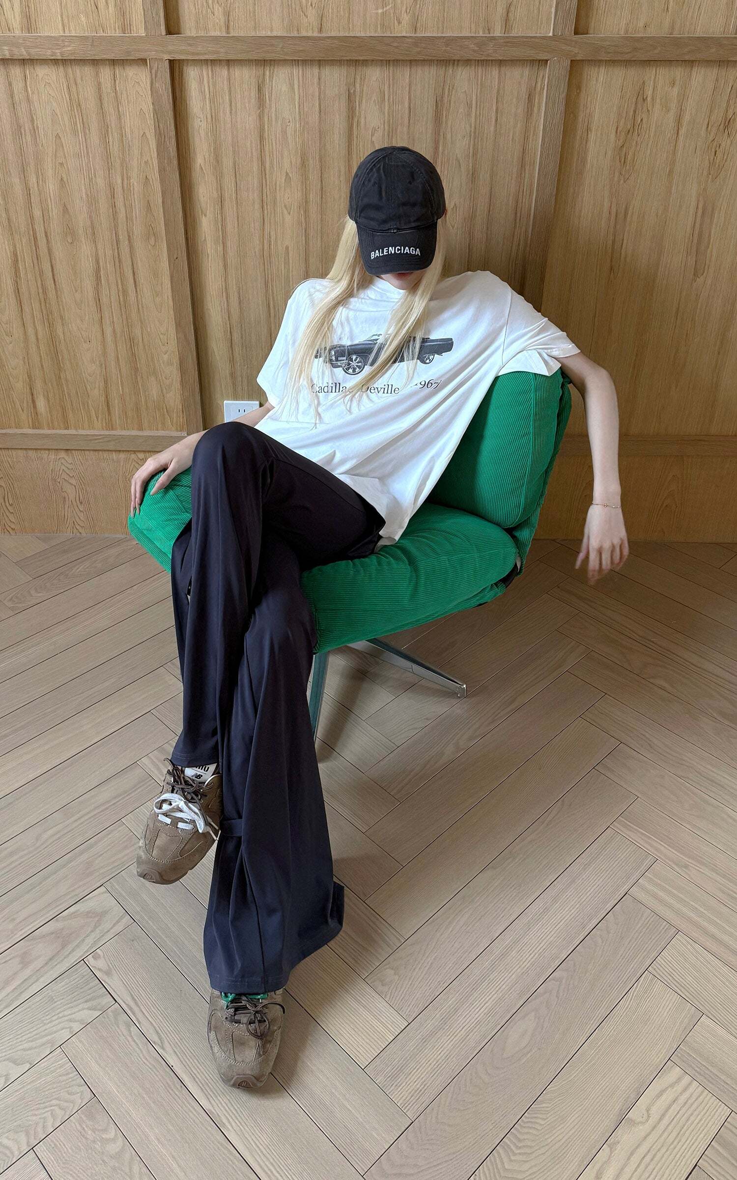 Rase le sol Vintage Convertible Car Graphic Oversized Gender-Neutral T-Shirt Rase le sol Vintage Convertible Car Graphic Oversized Gender-Neutral T-Shirt