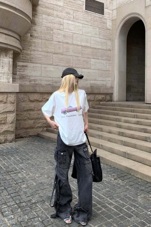 Rase le sol Vintage Convertible Car Graphic Oversized Gender-Neutral T-Shirt