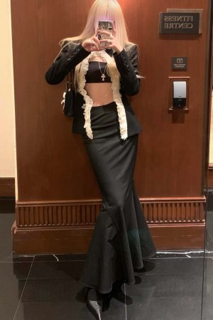 Rase le sol Vintage Ruffled Blazer & Mermaid Skirt Set