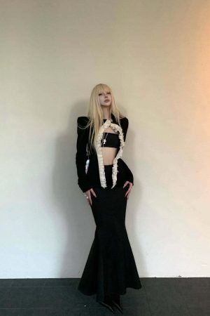 Rase le sol Vintage Ruffled Blazer & Mermaid Skirt Set