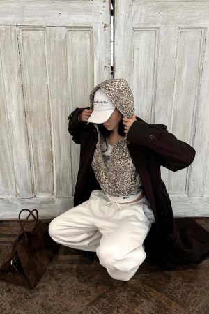 ROVENTE Belted Double-Breasted Trench Coat