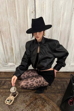 ROVENTE Black Cropped Leather Jacket