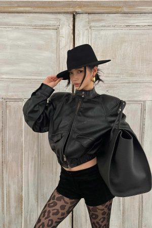 ROVENTE Black Cropped Leather Jacket