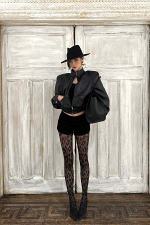 ROVENTE Black Cropped Leather Jacket