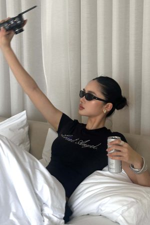 ROVENTE Black Fitted Baby Tee in Stretch Cotton