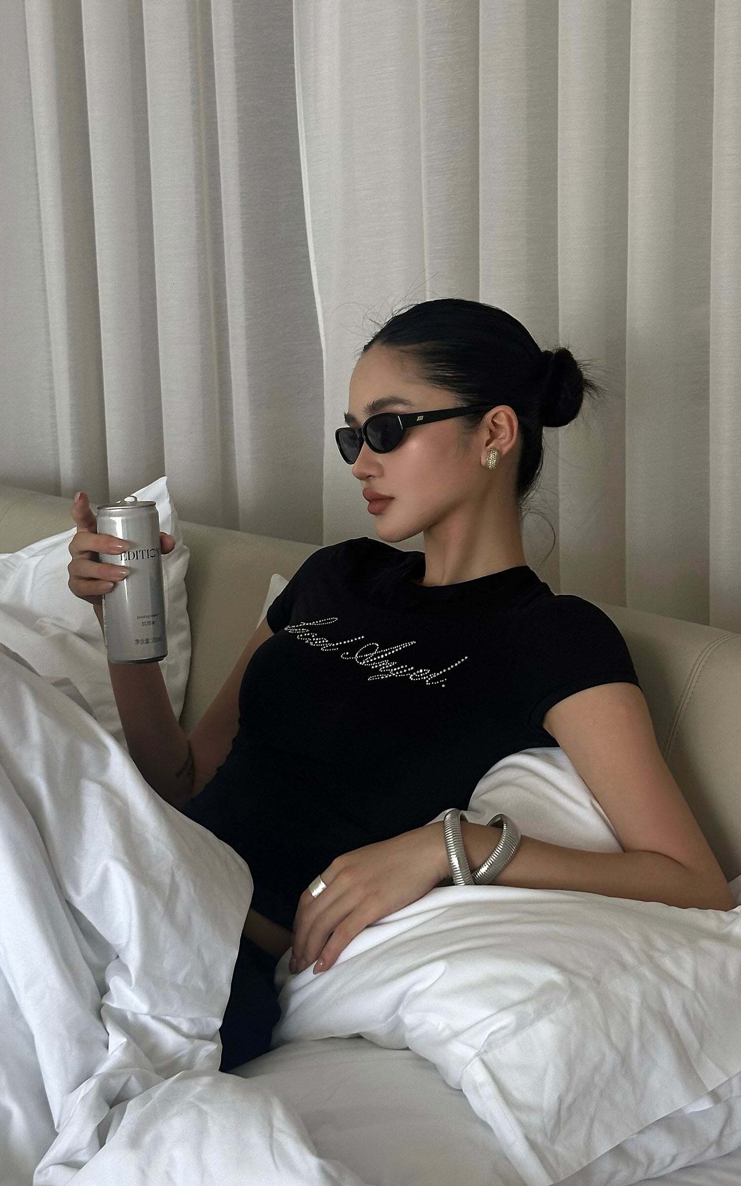 ROVENTE Black Fitted Baby Tee in Stretch Cotton ROVENTE Black Fitted Baby Tee in Stretch Cotton