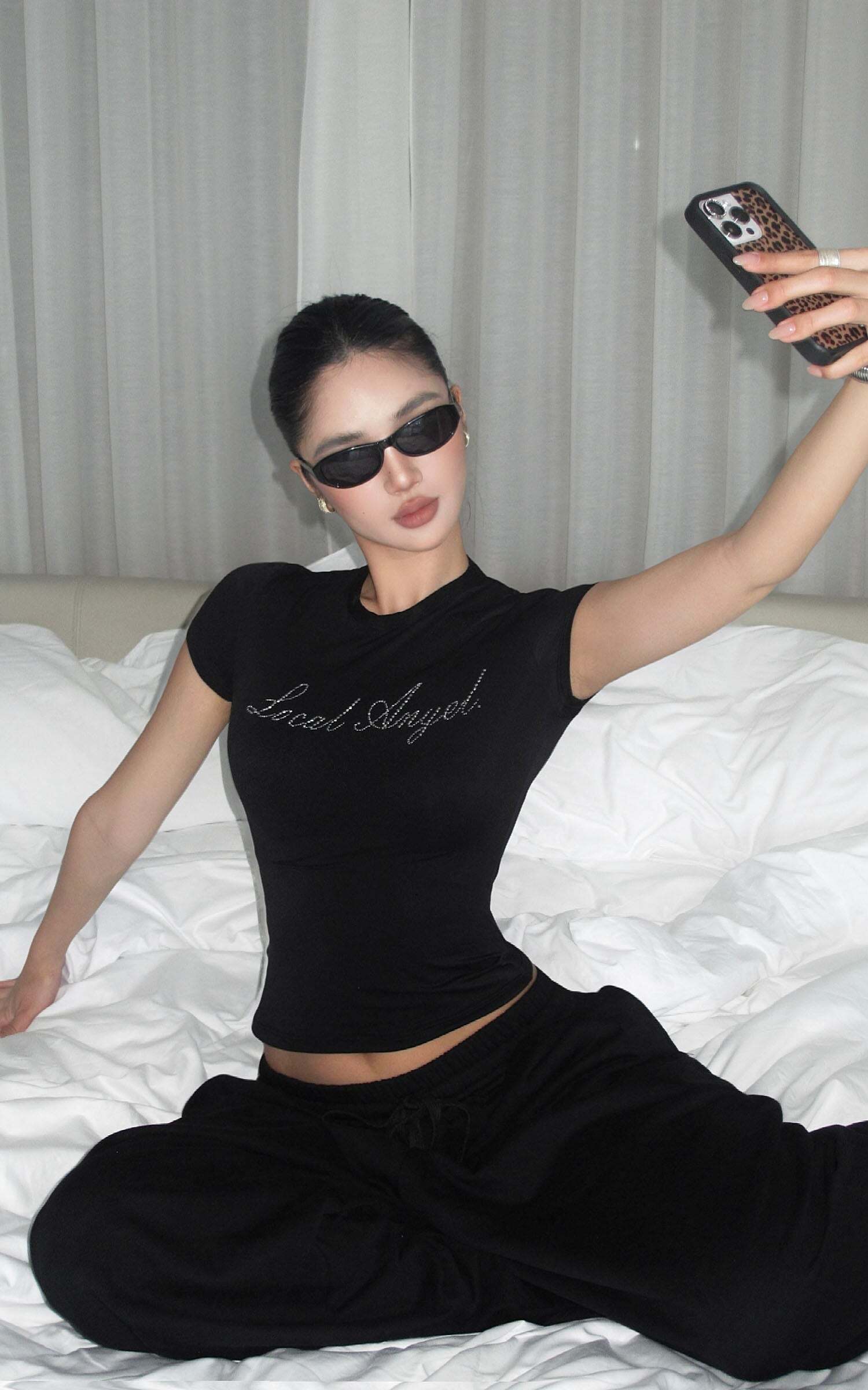 ROVENTE Black Fitted Baby Tee in Stretch Cotton ROVENTE Black Fitted Baby Tee in Stretch Cotton