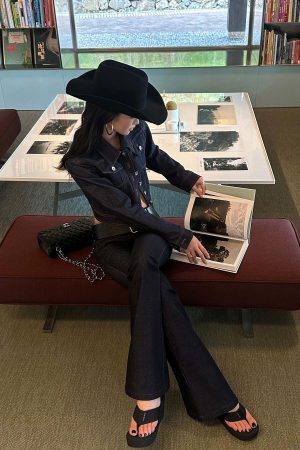 ROVENTE Dark Wash Flared Denim Pants