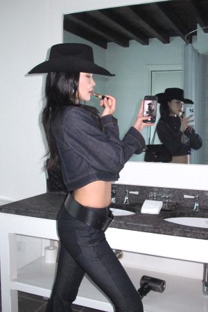 ROVENTE Dark Wash Flared Denim Pants