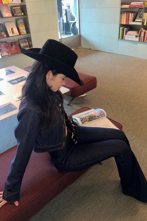 ROVENTE Dark Wash Flared Denim Pants