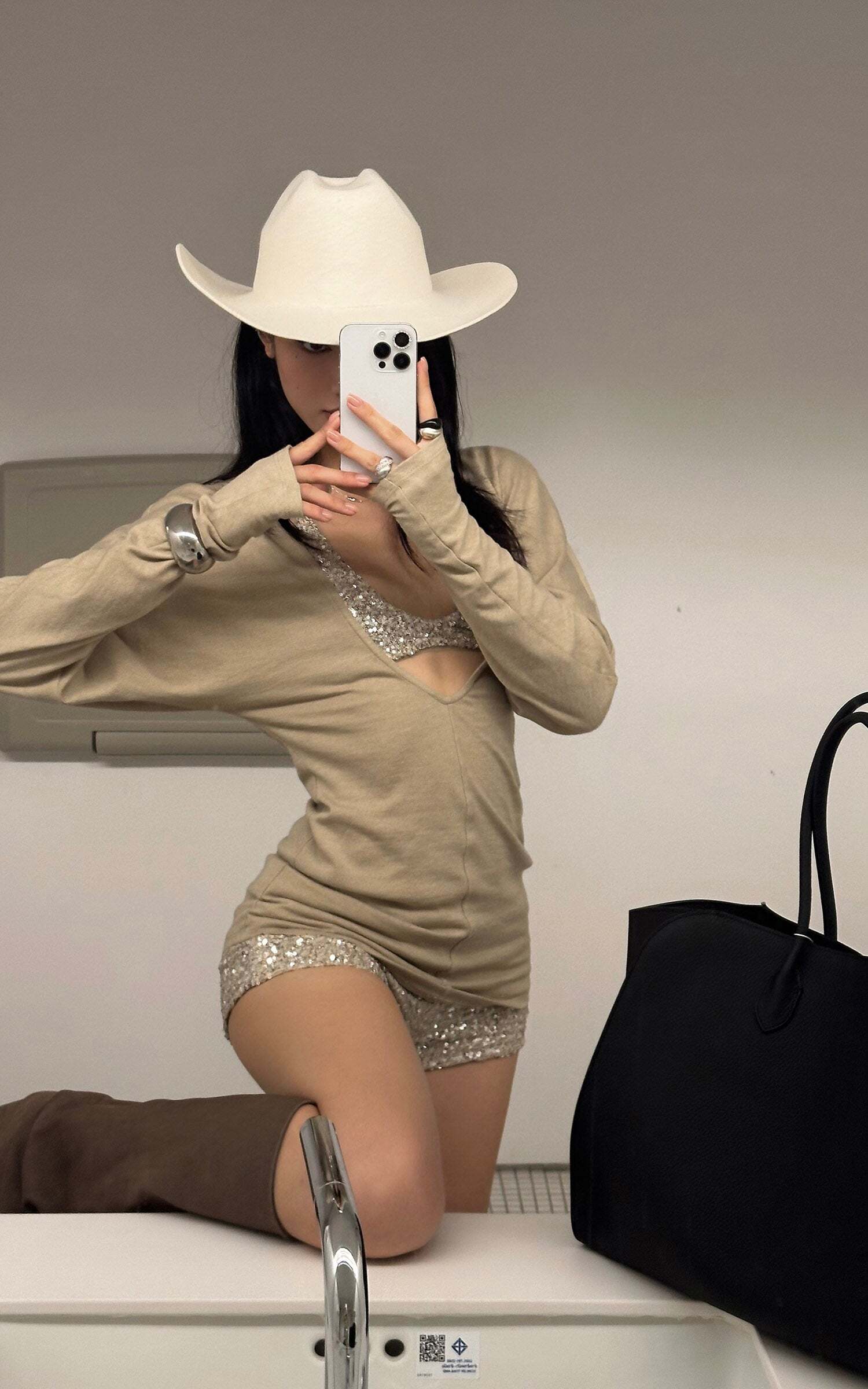 ROVENTE Deep V Knit Top with Sequin Bra and Shorts Set ROVENTE Deep V Knit Top with Sequin Bra and Shorts Set