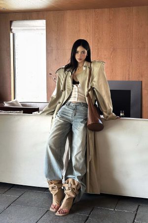 ROVENTE Double Breasted Trench Coat with Belted Waist