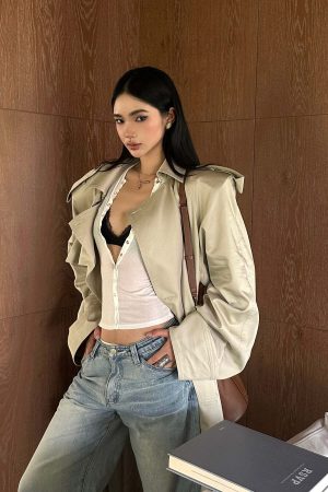 ROVENTE Double Breasted Trench Coat with Belted Waist