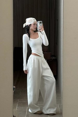ROVENTE Drawstring Wide-Leg Trousers in White