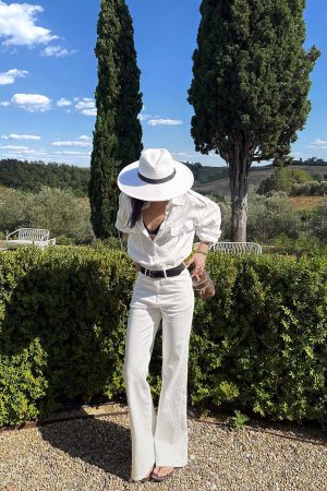 ROVENTE Flared High-Rise Jeans with Tailored Fit