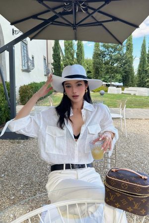 ROVENTE Flared High-Rise Jeans with Tailored Fit