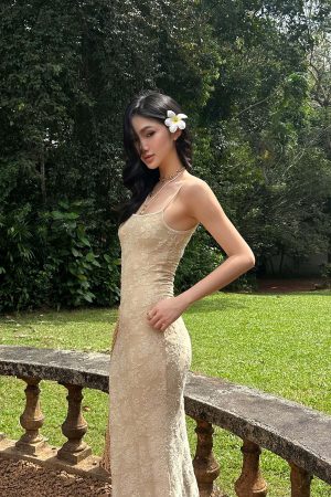 ROVENTE Floral Lace Sculpted Slip Maxi Dress