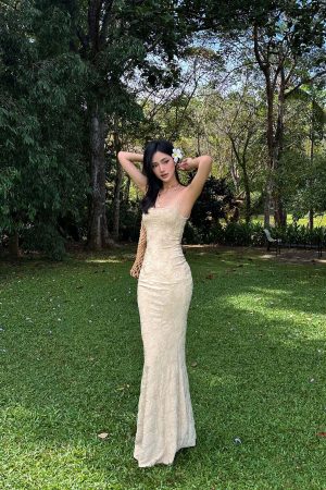 ROVENTE Floral Lace Sculpted Slip Maxi Dress