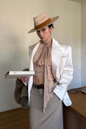 ROVENTE High Neck Tie Backless Blouse