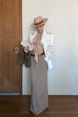 ROVENTE High Neck Tie Backless Blouse