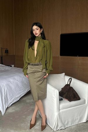 ROVENTE High-Slit Maxi Skirt with Draped Silhouette