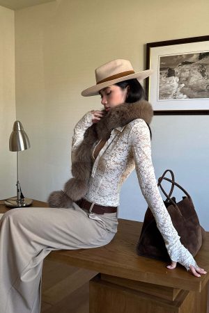 ROVENTE Lace Sheer Shirt with Collar and Long Sleeves