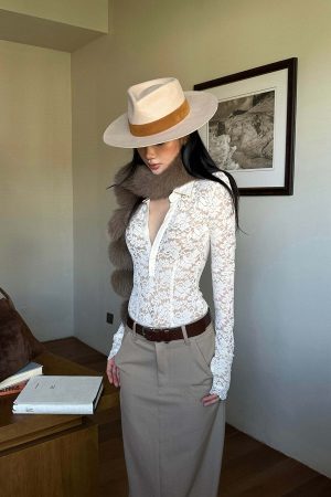 ROVENTE Lace Sheer Shirt with Collar and Long Sleeves