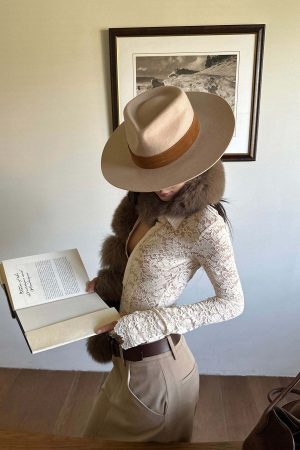 ROVENTE Lace Sheer Shirt with Collar and Long Sleeves