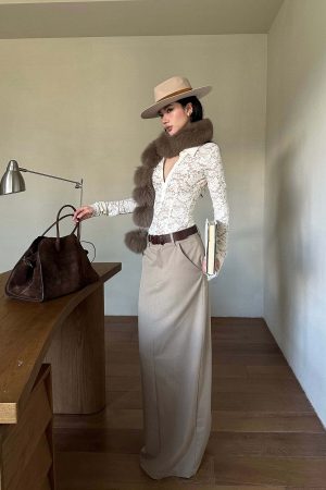 ROVENTE Lace Sheer Shirt with Collar and Long Sleeves